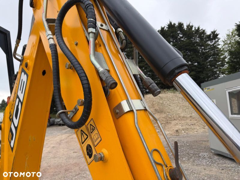 JCB 3CX CONTRACTOR - 8
