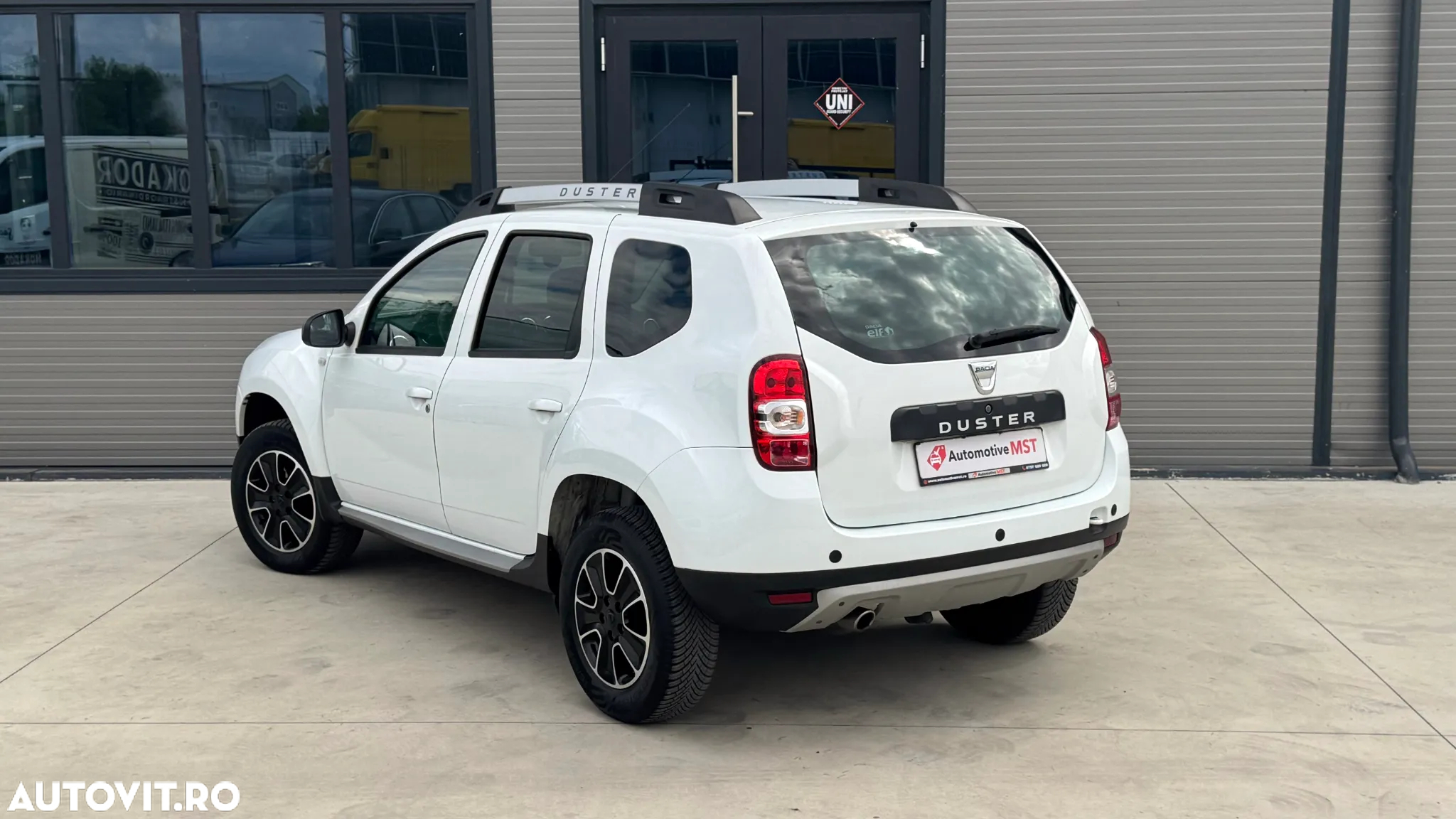Dacia Duster 1.5 dCi 4x2 Laureate - 6