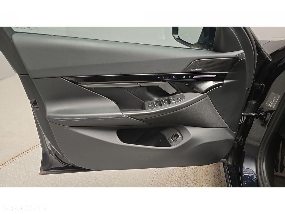 BMW Seria 5 520d xDrive mHEV M Sport - 17