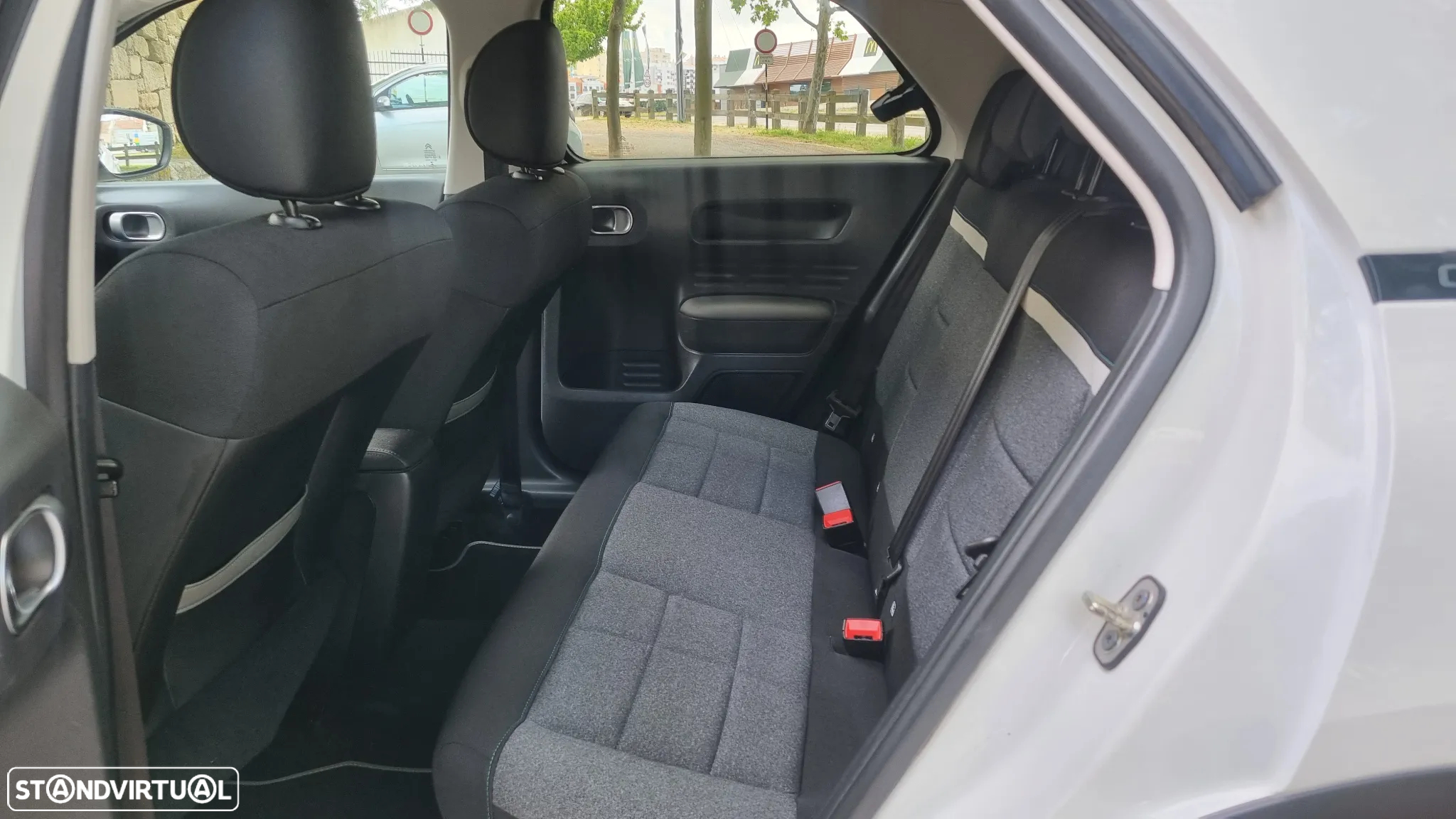 Citroën C4 Cactus 1.2 PureTech Feel Business - 25