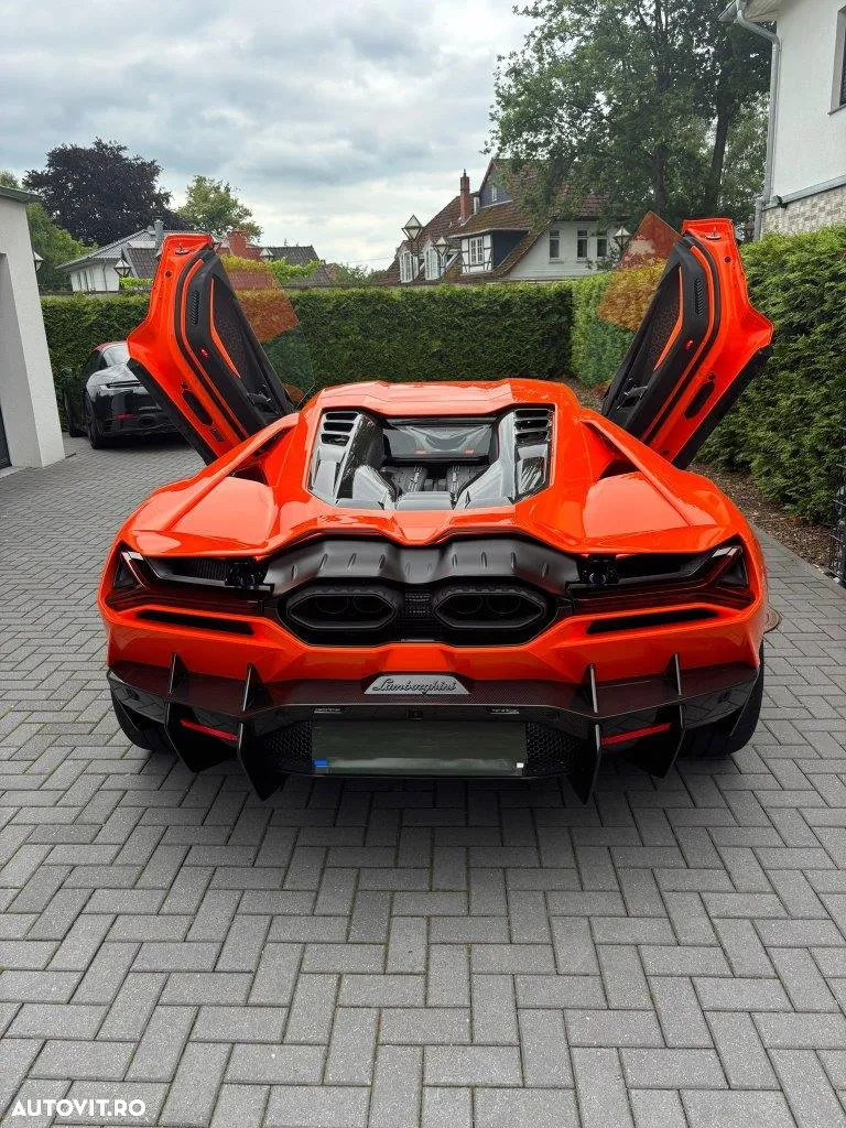 Lamborghini Revuelto - 7