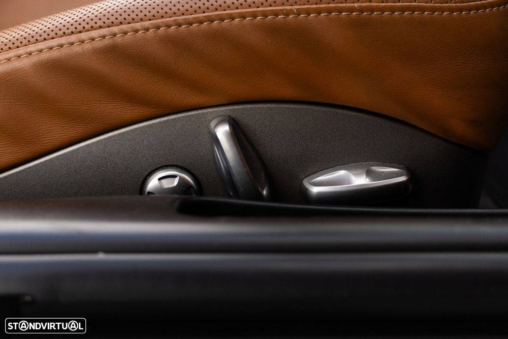 Porsche 911 (997) Turbo Cabriolet PDK - 42