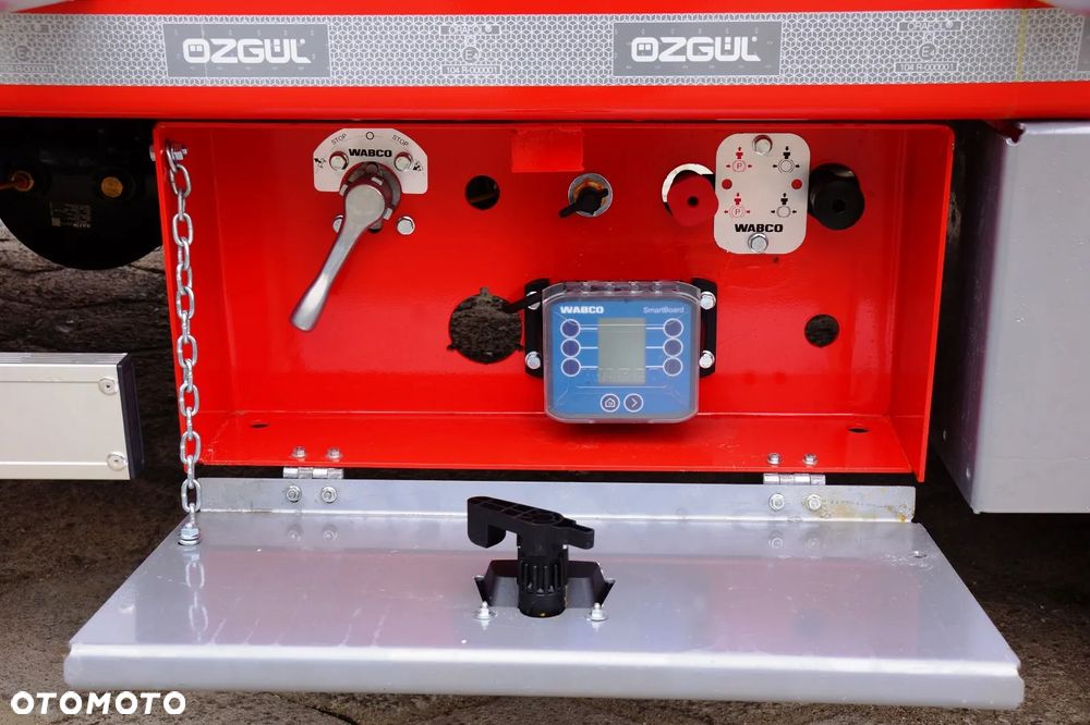 Inny 3 OSIOWA NISKOPODWOZIOWA Z NAJAZDAMI HYDRAULICZNYMI - twarda guma techniczna na pokładzie! - 26