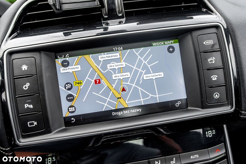 Jaguar XE - 36