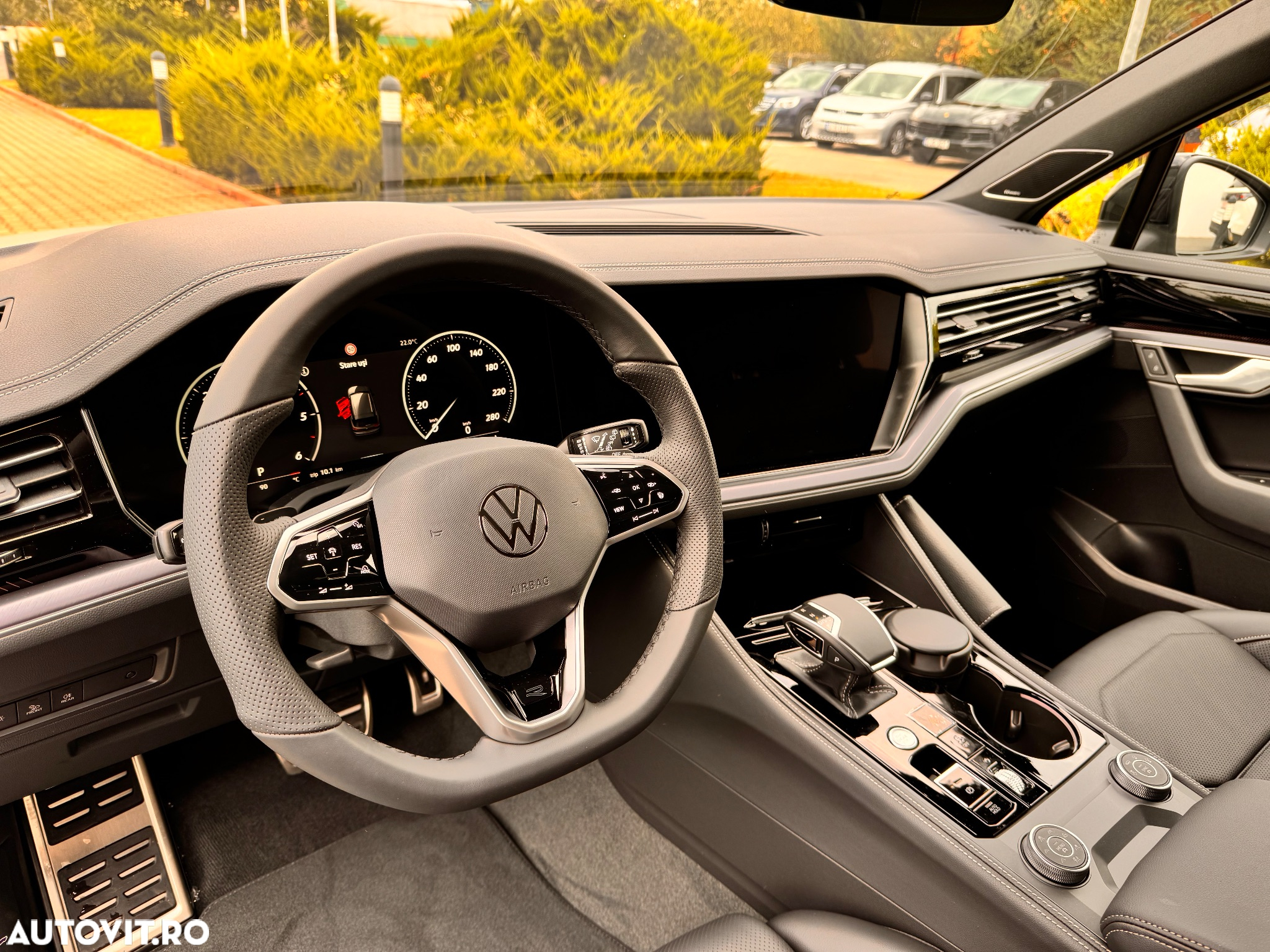 Volkswagen Touareg V6 TDI 4MOTION R-Line - 23