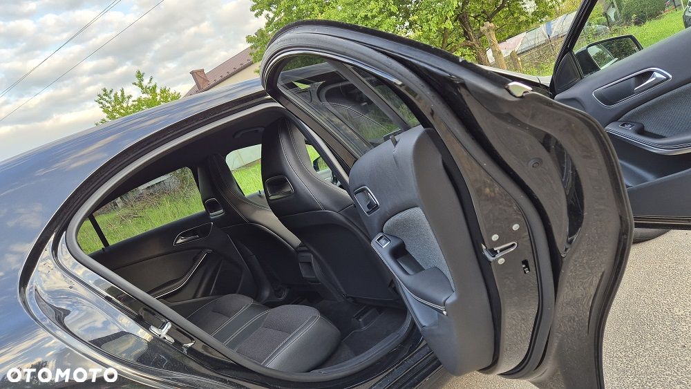 Mercedes-Benz Klasa A 180 (BlueEFFICIENCY) Urban - 11