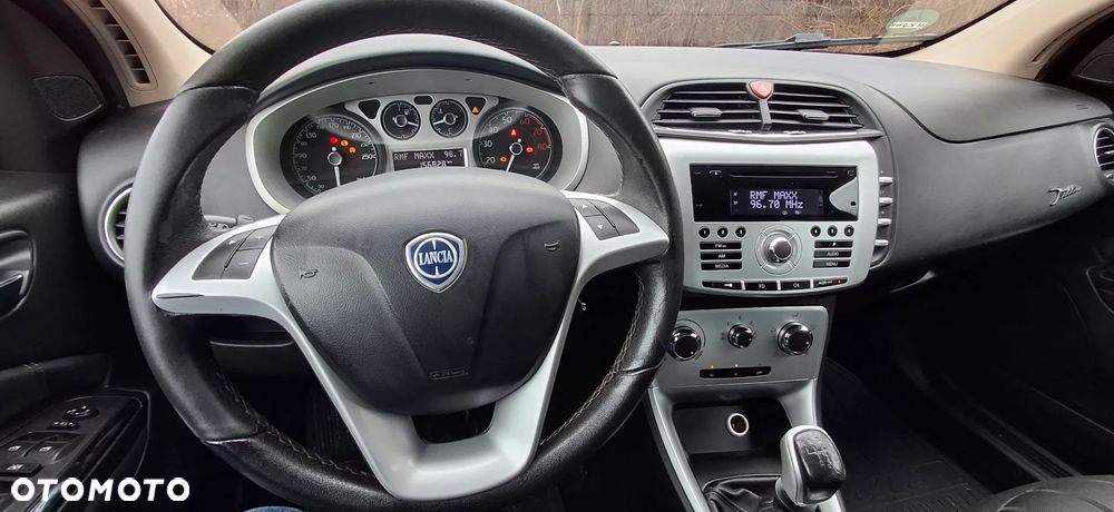 Lancia Delta 1.4 T-Jet 16v Oro - 11