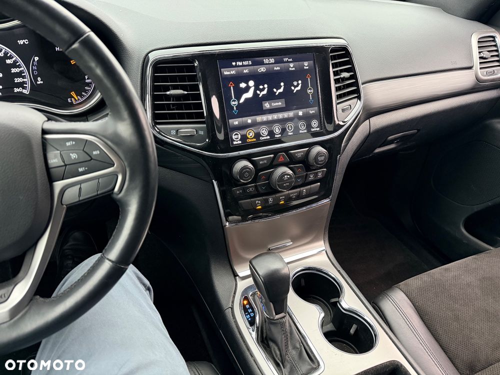 Jeep Grand Cherokee - 14