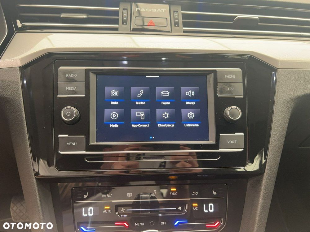 Volkswagen Passat - 20