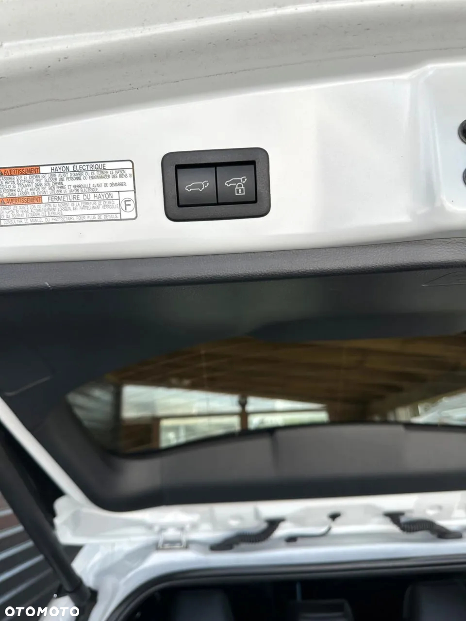Toyota Corolla Cross 2.0 Hybrid Executive AWD - 2