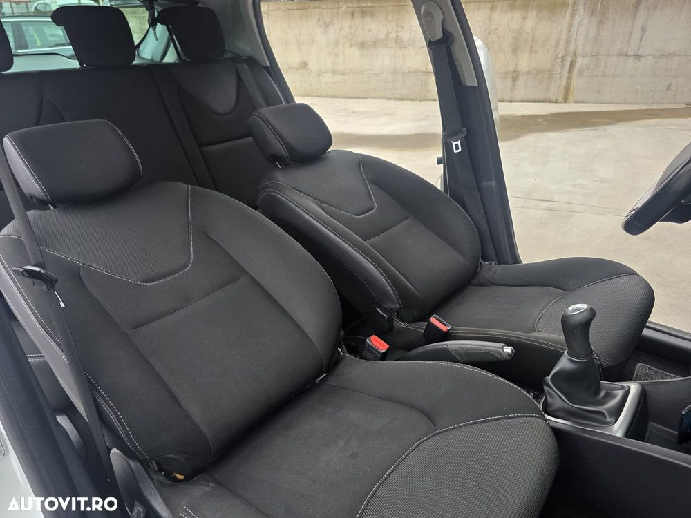 Renault Clio III 1.5dCi Night&Day - 17