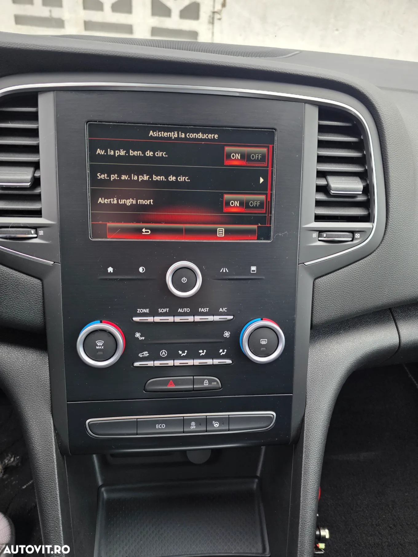 Renault Megane ENERGY TCe 130 INTENS - 18