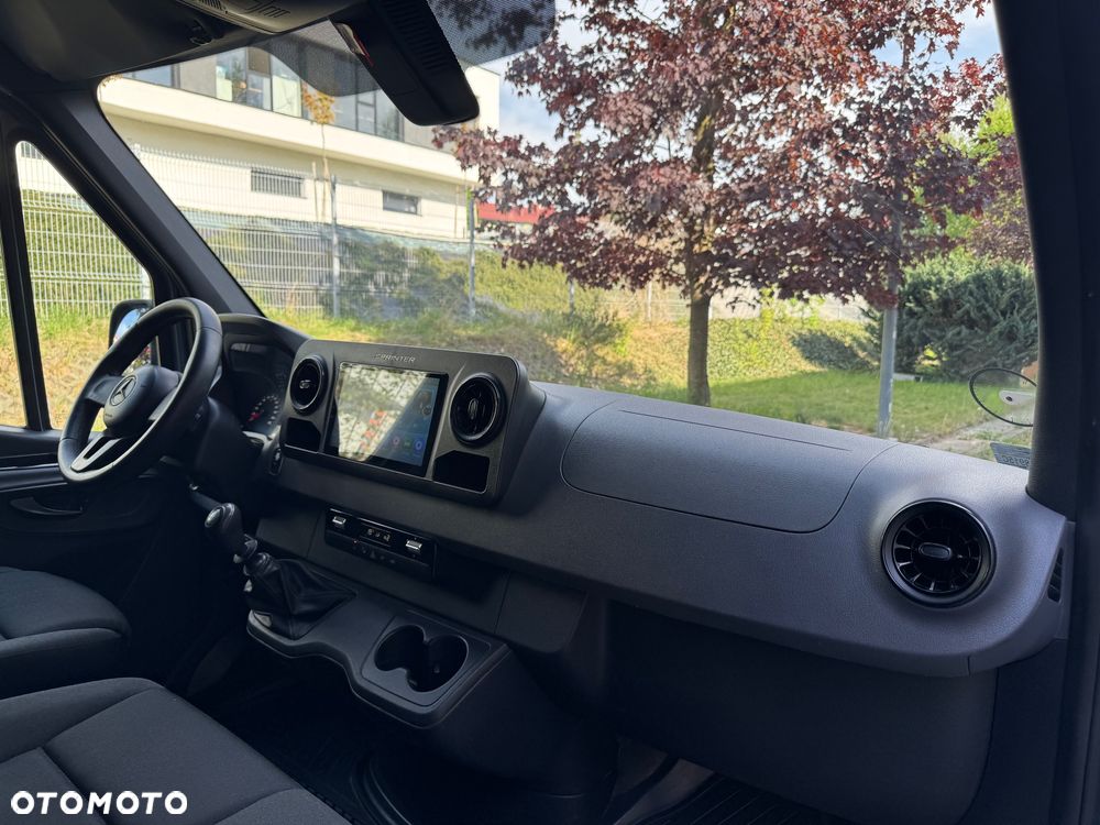 Mercedes-Benz Sprinter - 8
