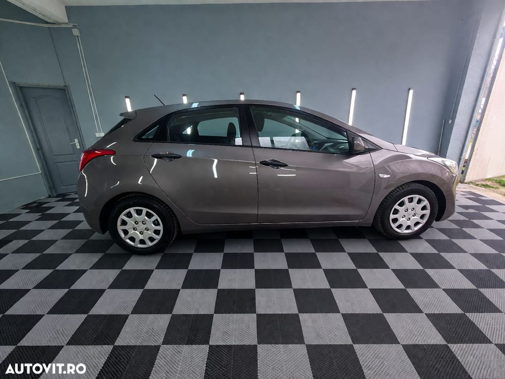 Hyundai i30 1.4 MPi Comfort+ - 12