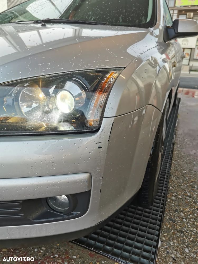 Ford Focus 2.0 TDCI Ghia - 12