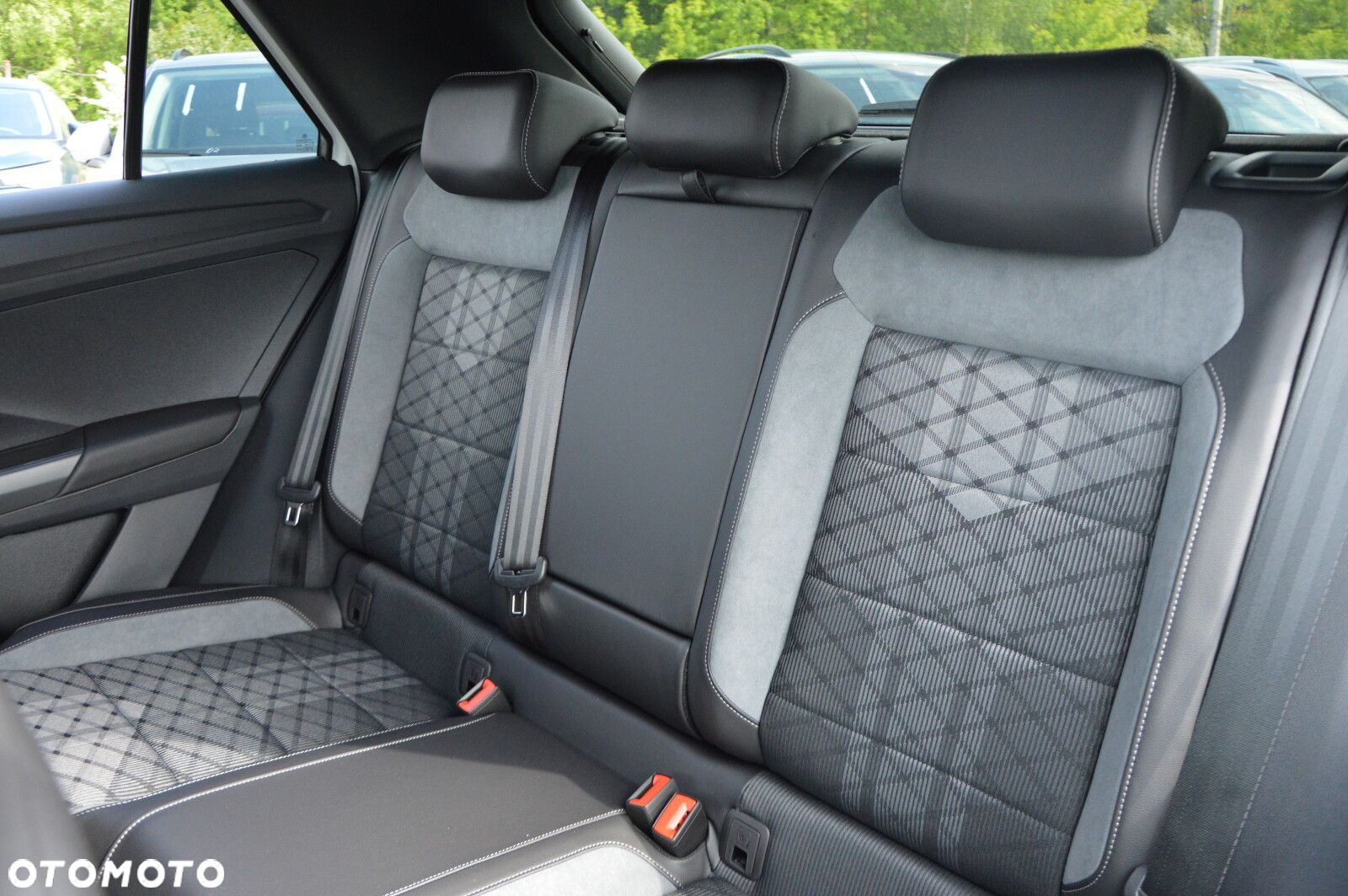 Volkswagen T-Roc - 18