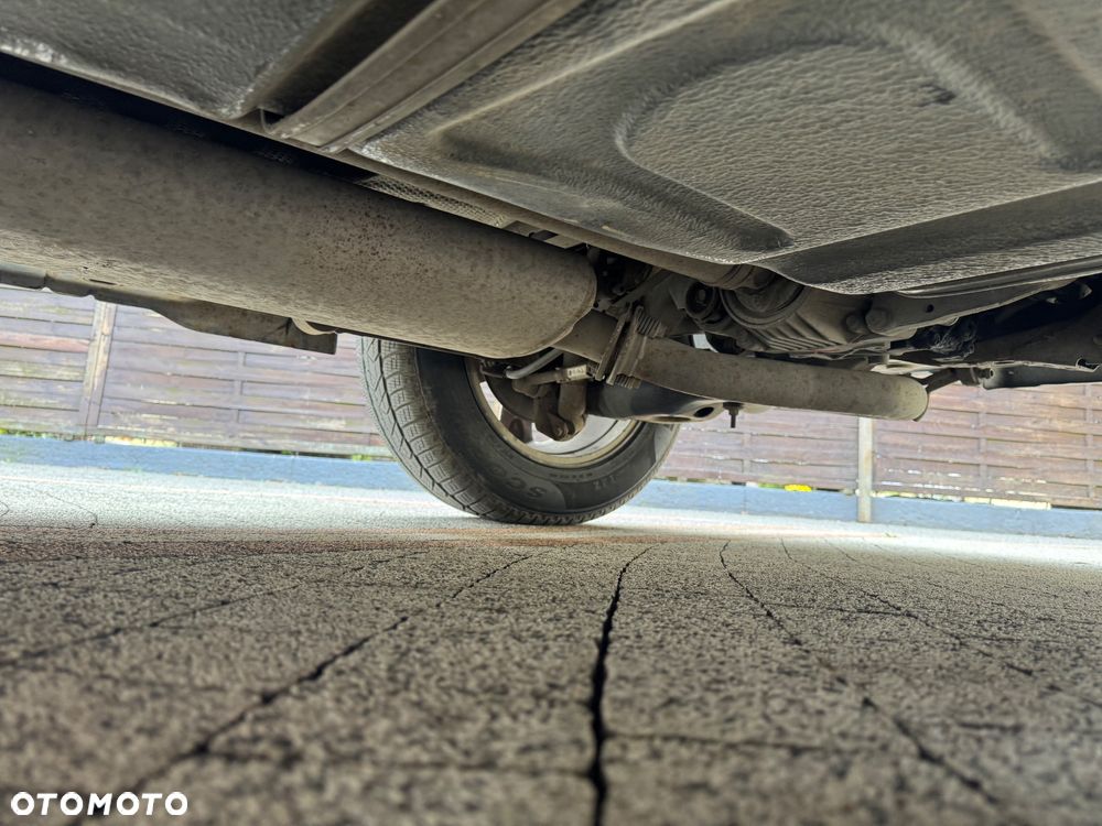 Toyota RAV4 2.2 D-4D 4x4 Sol - 11