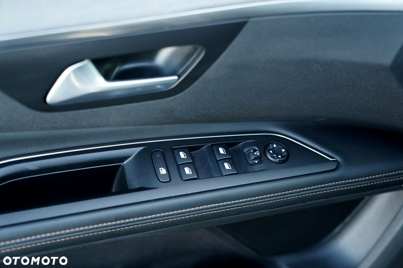 Peugeot 5008 BlueHDI 180 EAT8 GT - 17