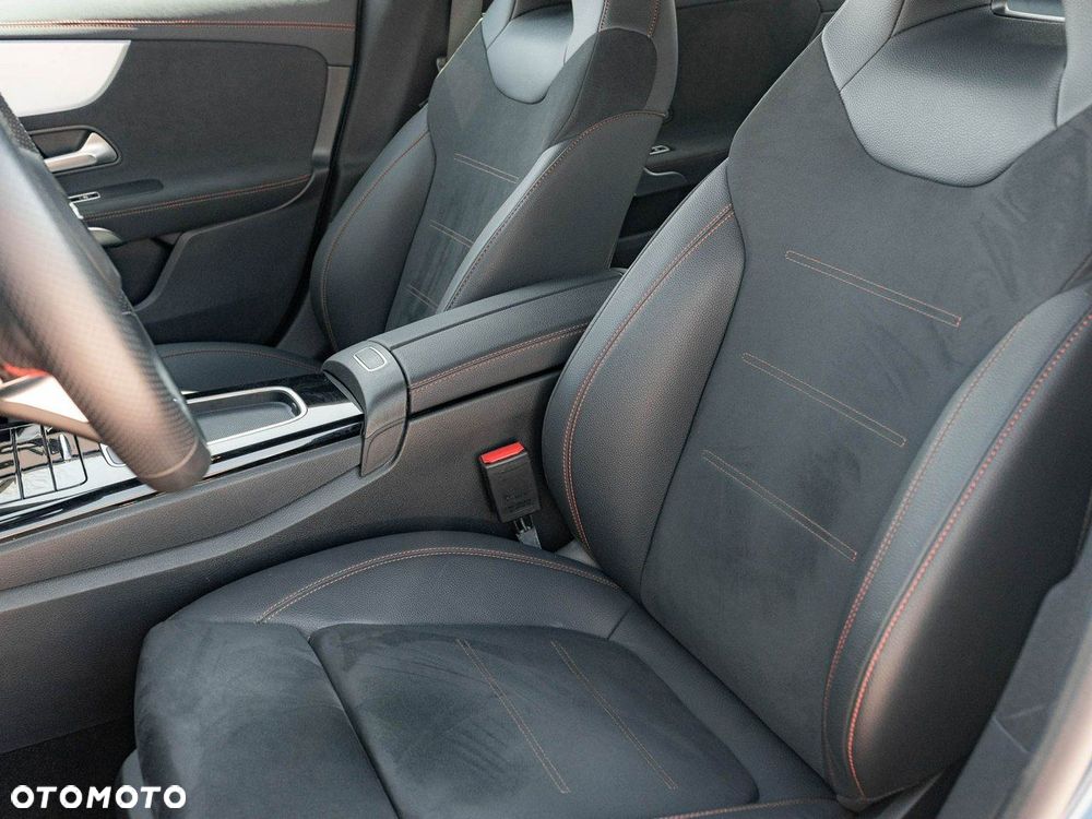 Mercedes-Benz CLA 200 mHEV 7G-DCT - 14