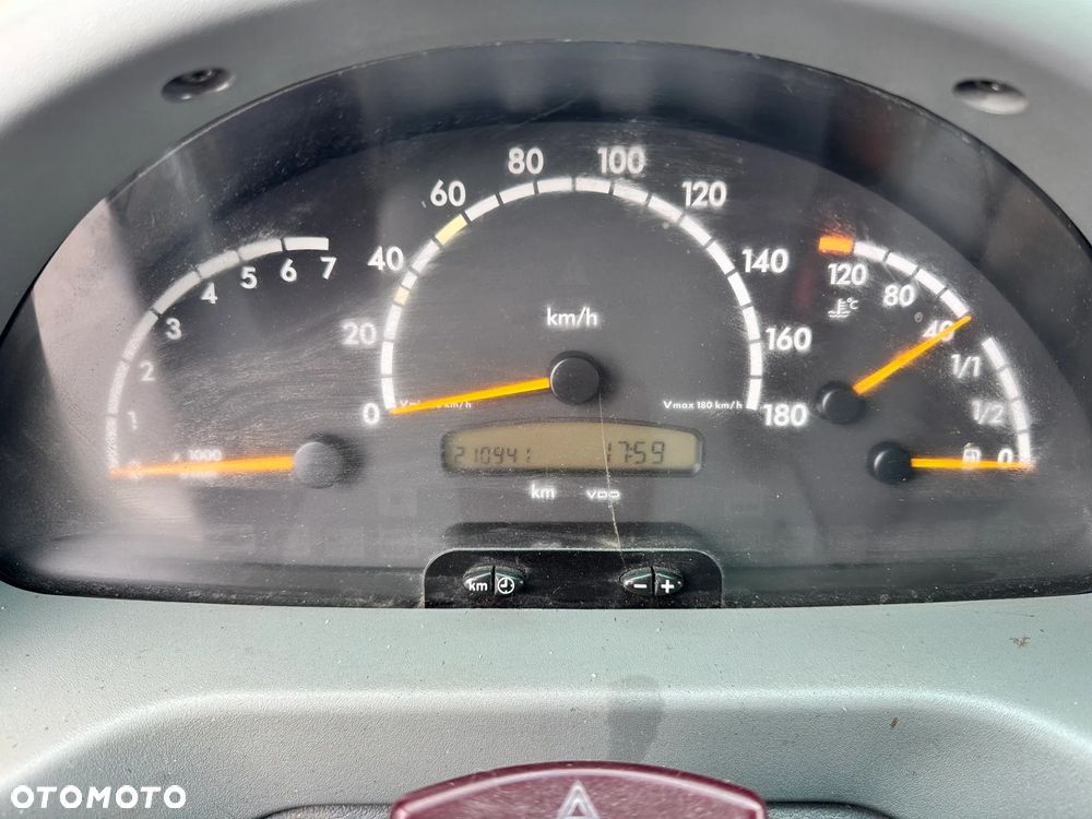 Mercedes-Benz Sprinter - 15