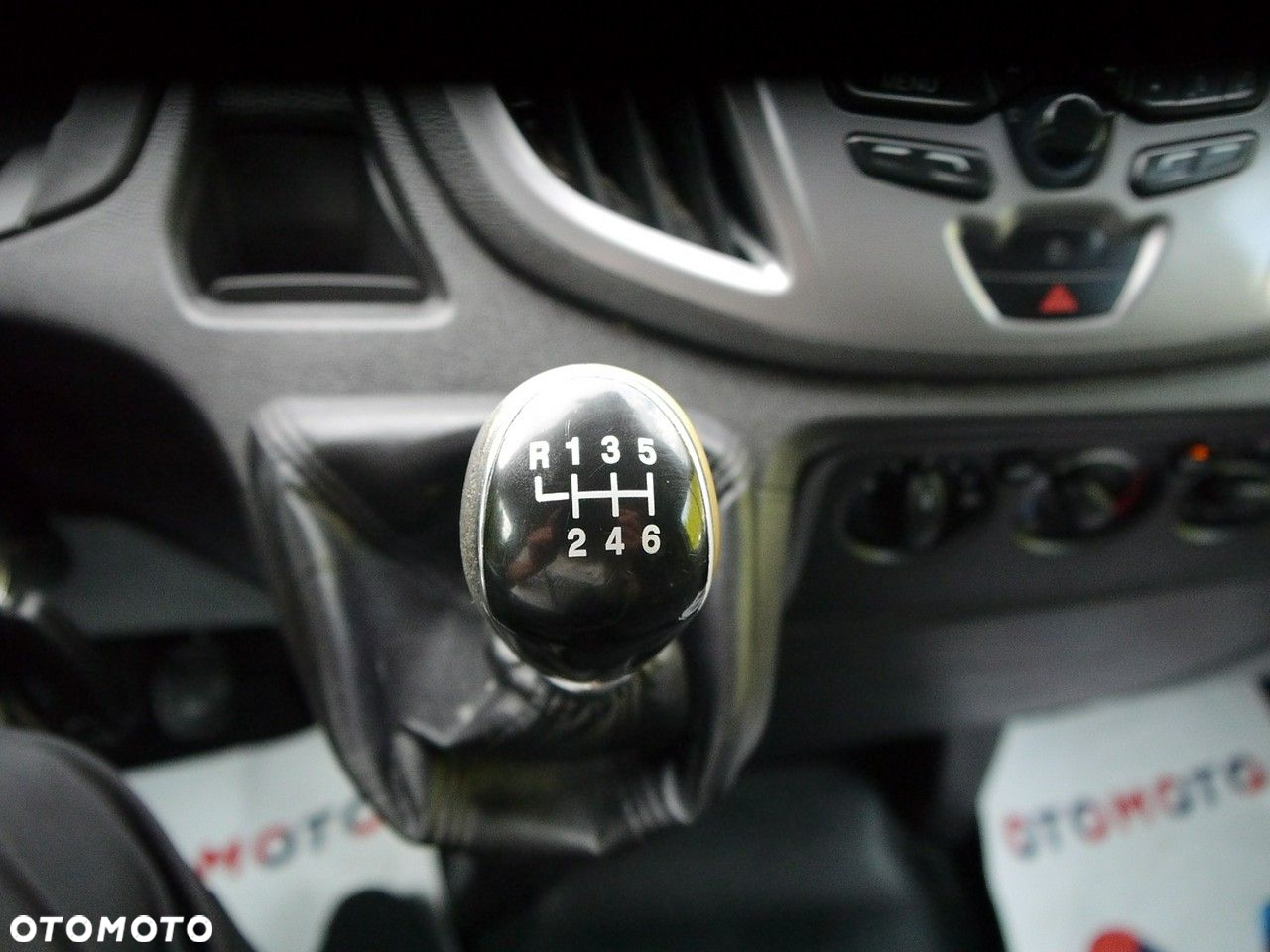 Ford Transit - 28