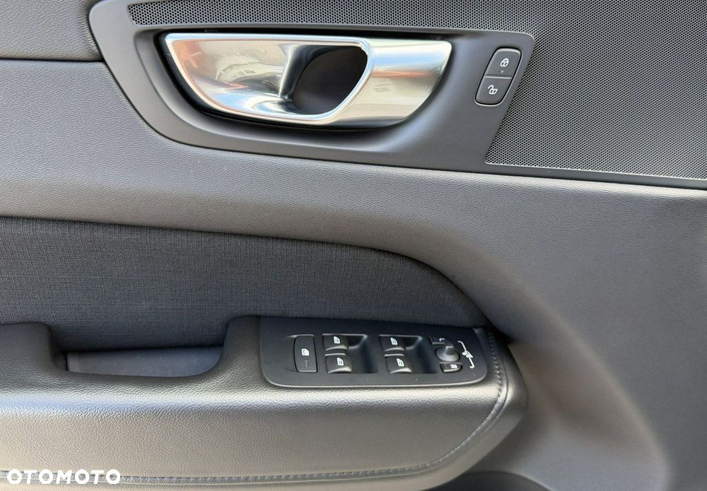 Volvo XC 60 T6 AWD Recharge Geartronic Inscription - 36