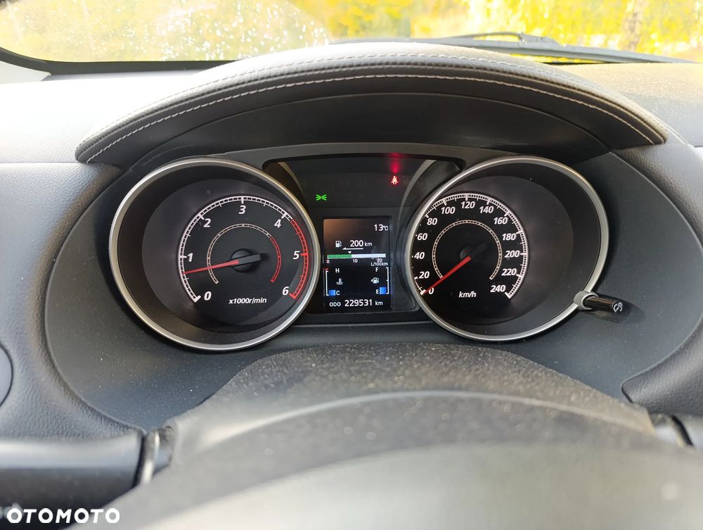 Mitsubishi Outlander - 7