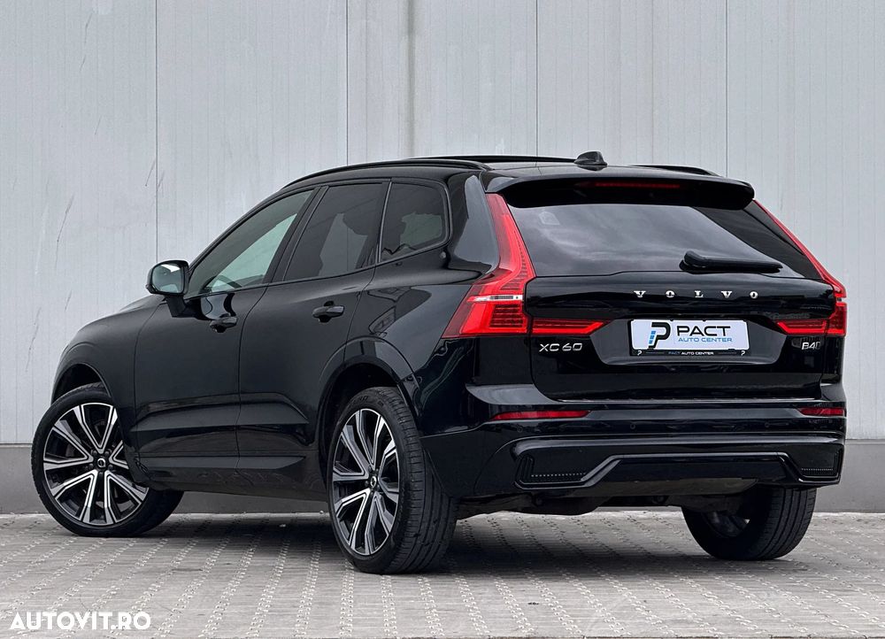 Volvo XC 60 B4 D AWD Plus Dark - 3