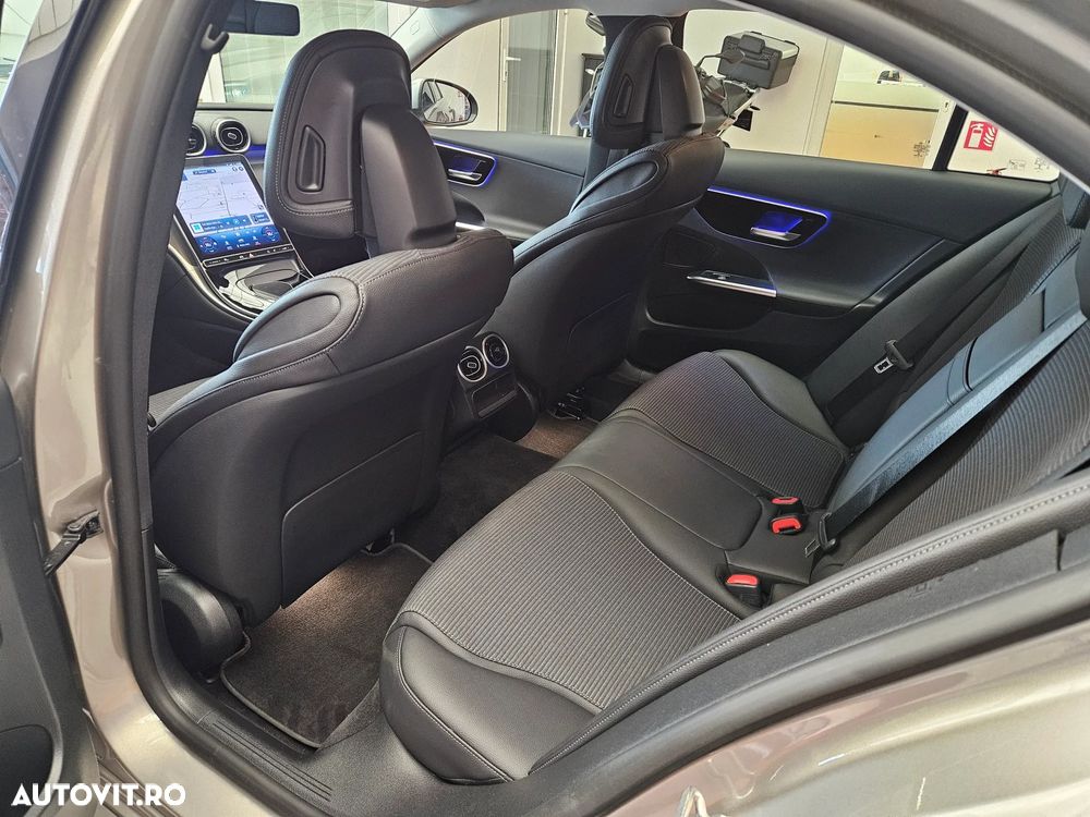Mercedes-Benz C 300 MHEV - 11