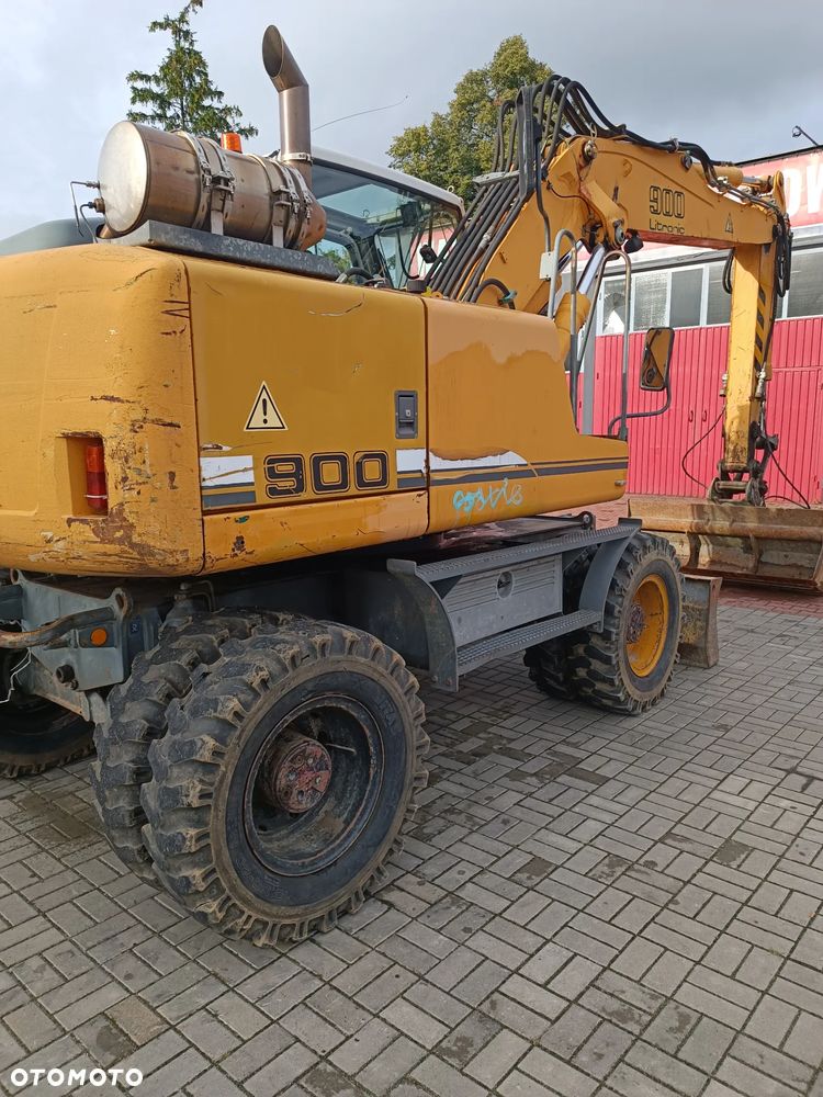 Liebherr A 900 C - 10