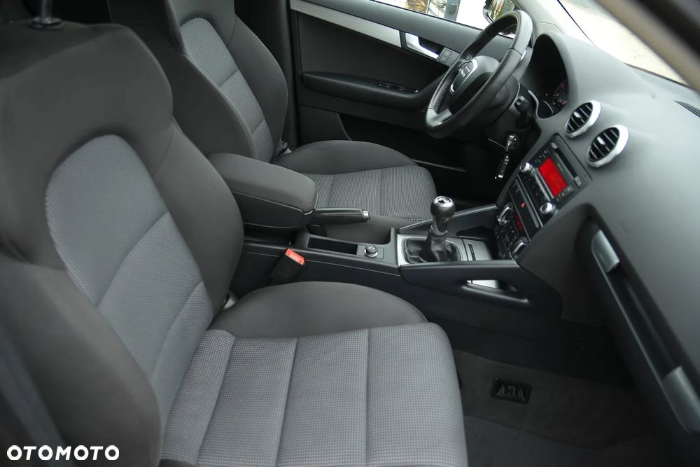Audi A3 1.6 TDI ultra Attraction - 16
