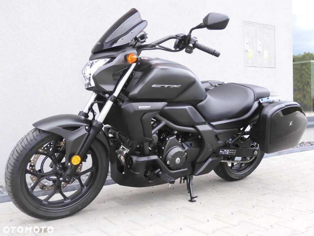 Honda CTX - 37