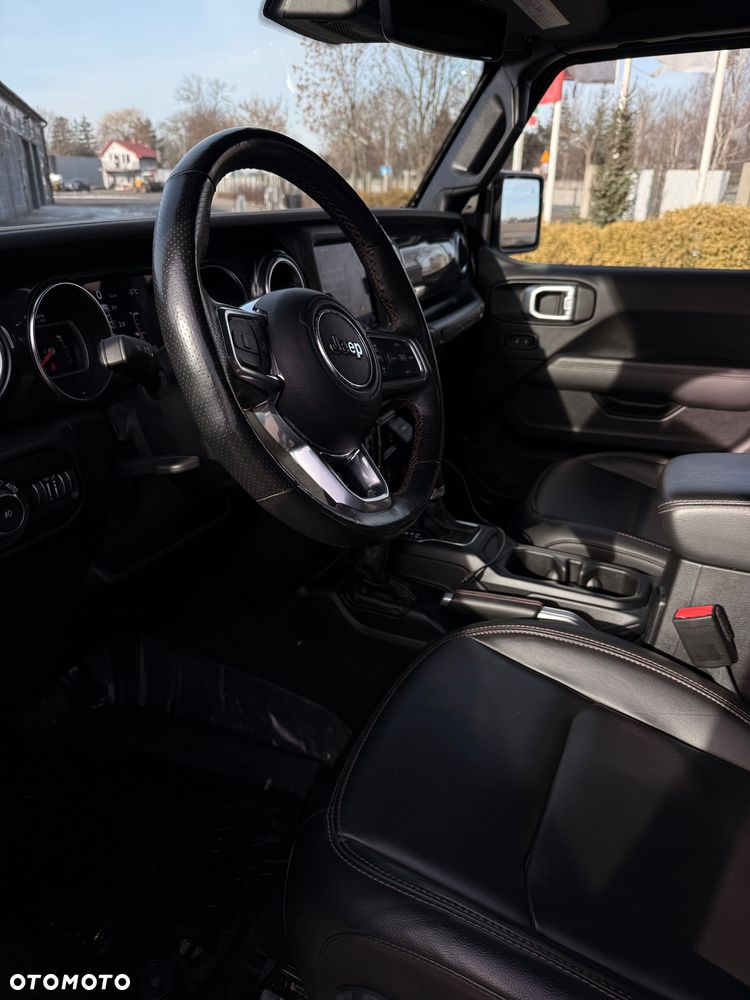 Jeep Wrangler - 5