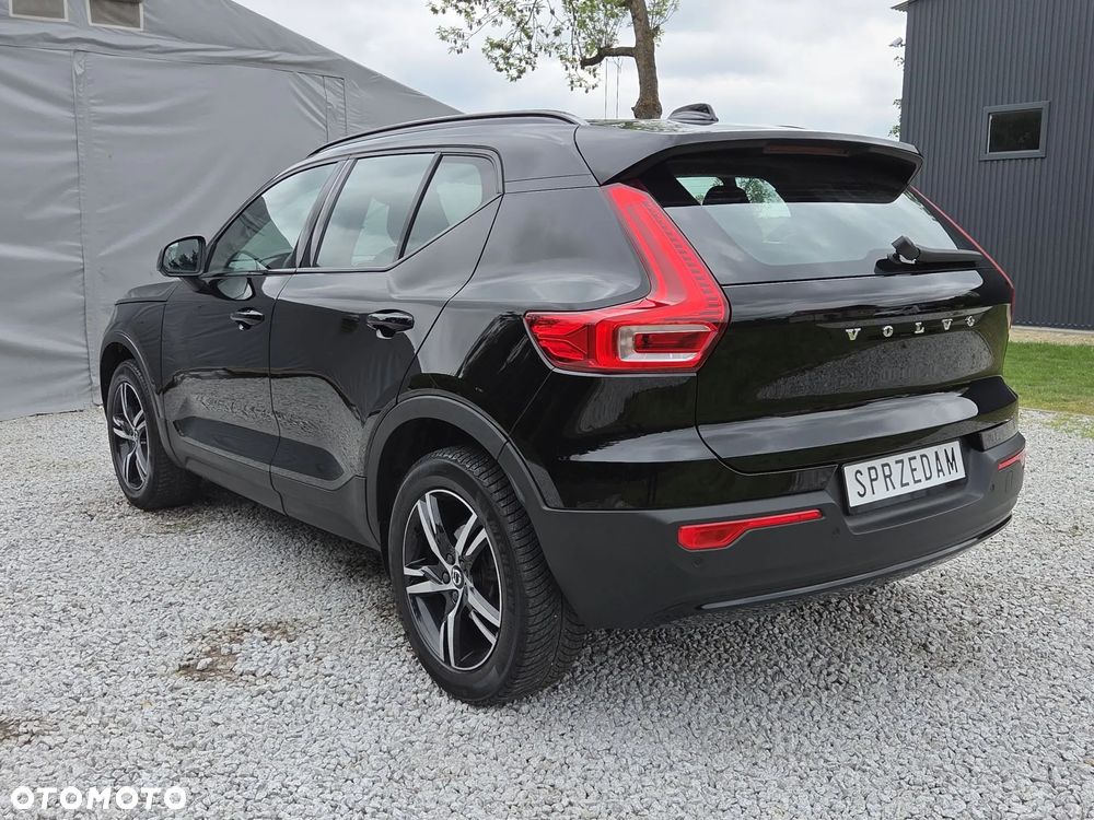 Volvo XC 40 T2 Plus Dark - 34