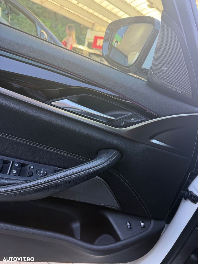BMW Seria 5 530i AT - 11