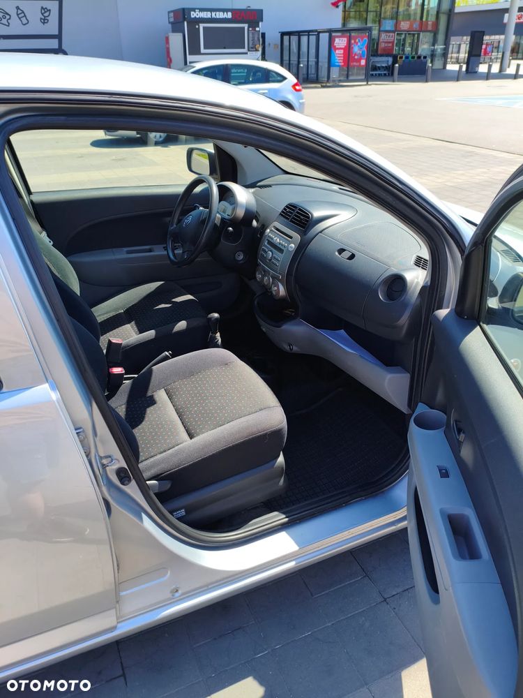 Daihatsu Sirion 1.0 - 11