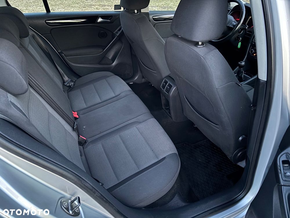 Volkswagen Golf 1.6 TDI DPF Highline - 14