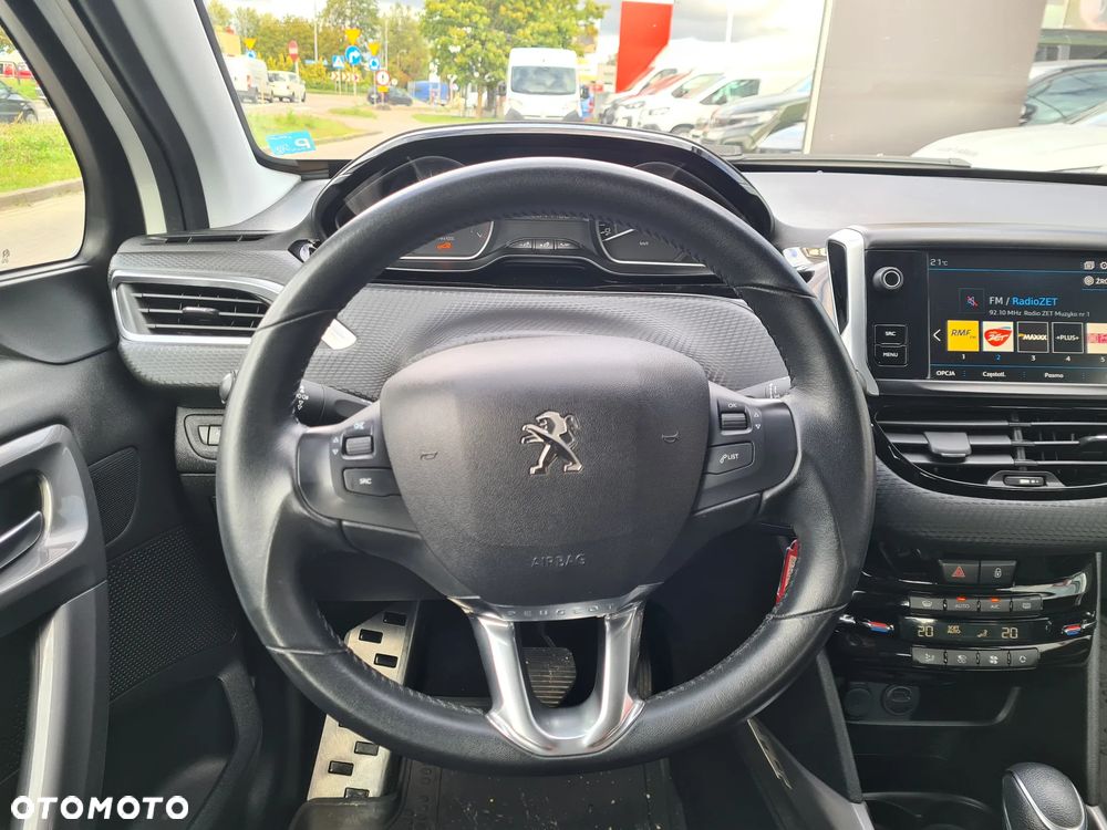 Peugeot 2008 1.2 Pure Tech Style S&S EAT6 - 13