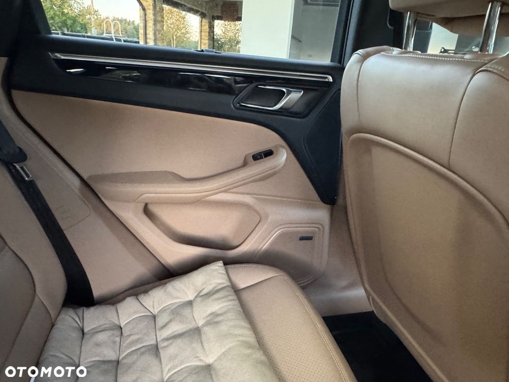 Porsche Macan Standard - 25