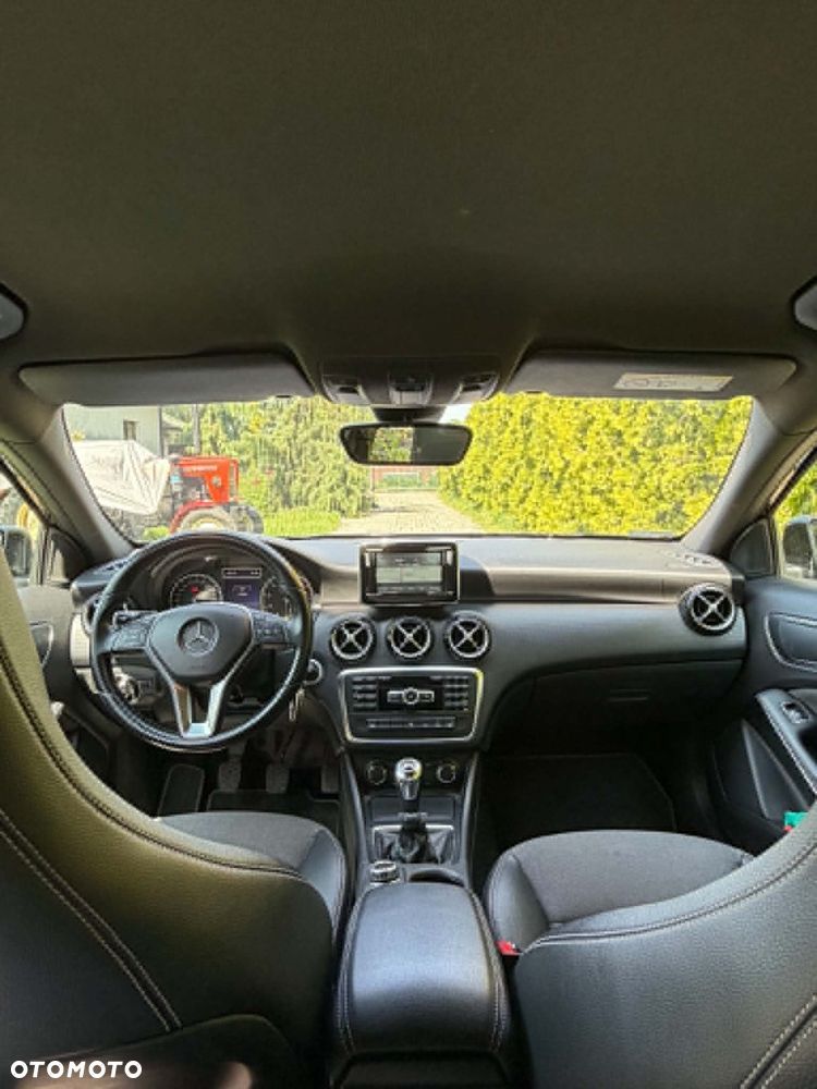 Mercedes-Benz Klasa A 180 (BlueEFFICIENCY) - 14