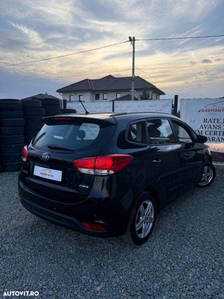 Kia Carens 1.7 CRDi 136 Dream Team Edition - 3