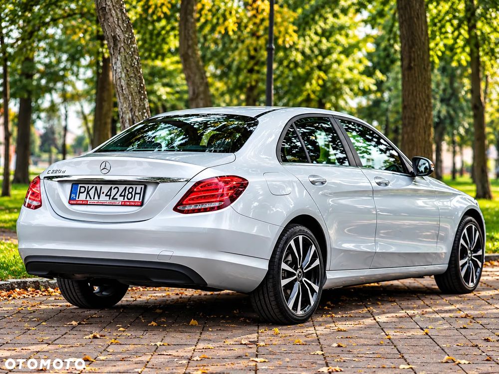 Mercedes-Benz Klasa C 200 4Matic 9G-TRONIC - 6