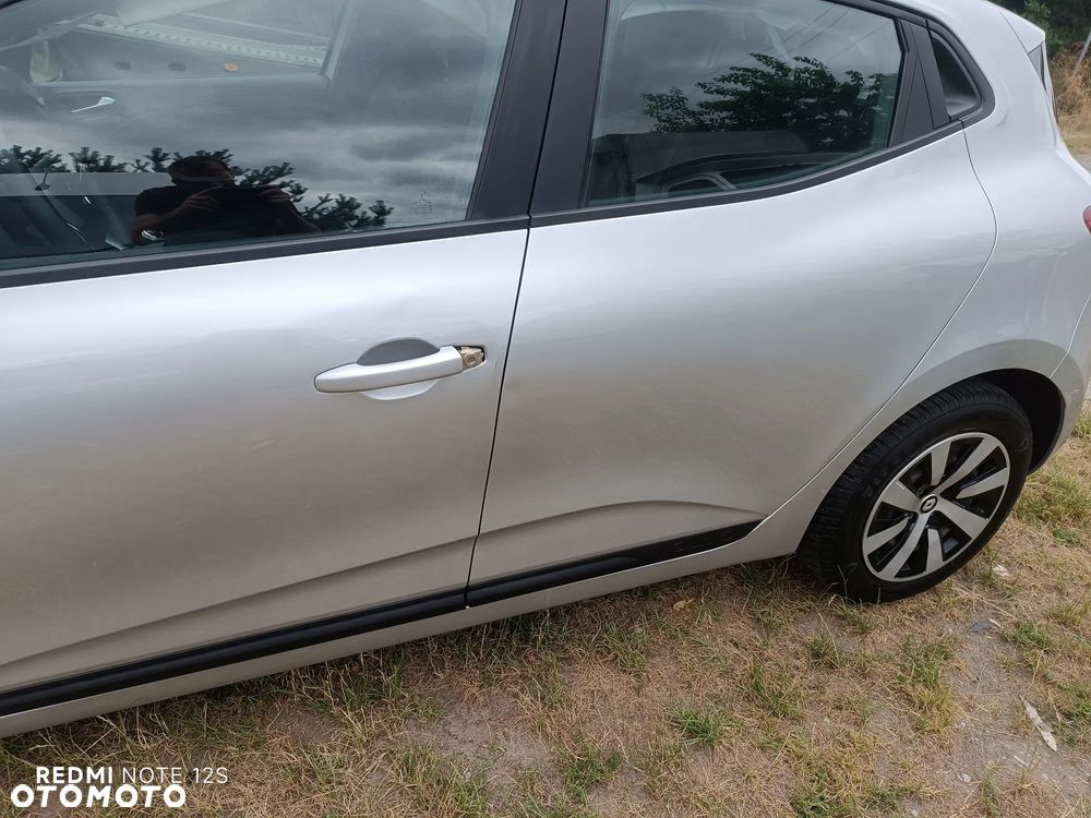 Renault Clio - 19