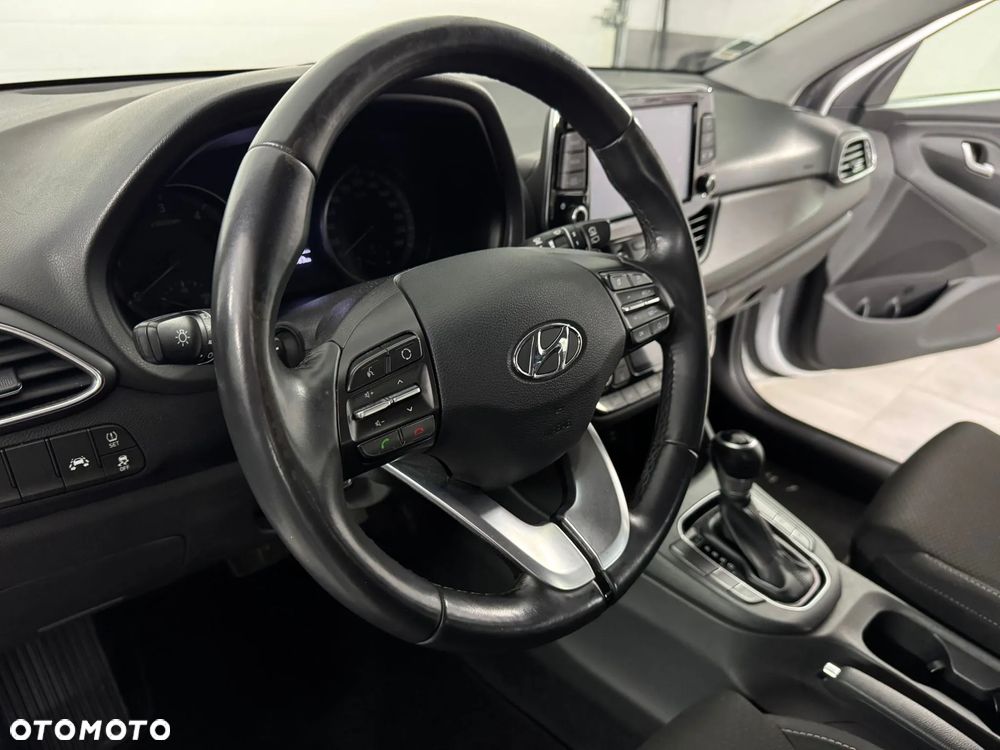 Hyundai i30 1.6 CRDI DCT EDITION 30 - 31
