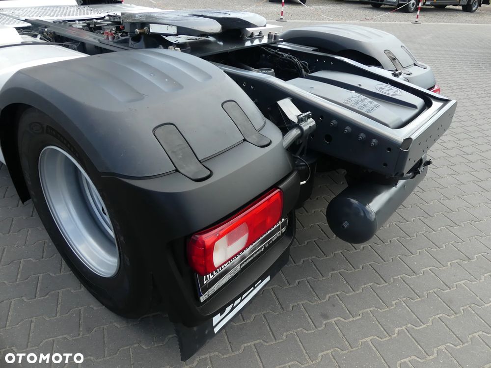 DAF XF 106.480 / KLIMATYZACJA POSTOJOWA / EURO 6 / STANDARD / - 8