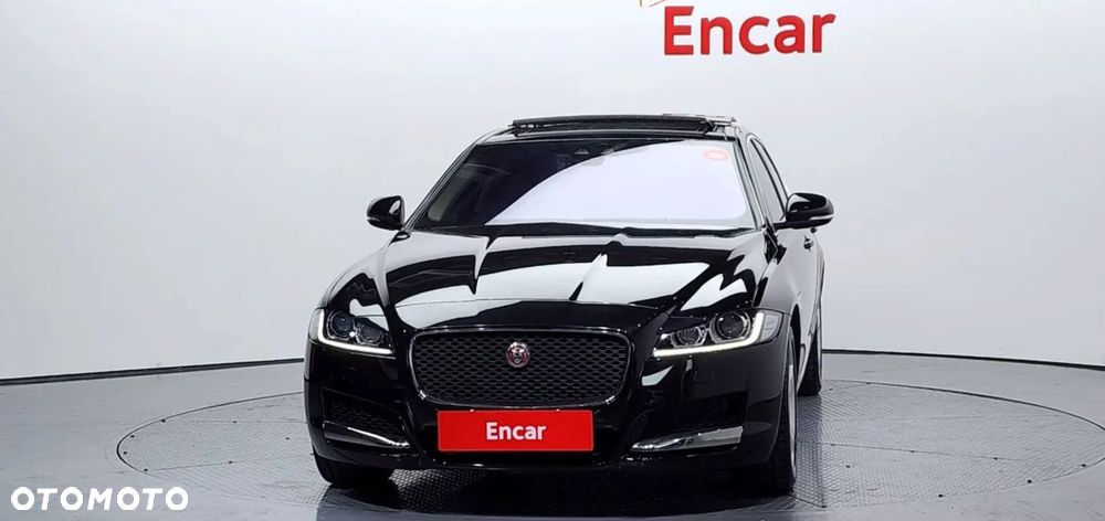Jaguar XF 20d Prestige - 5