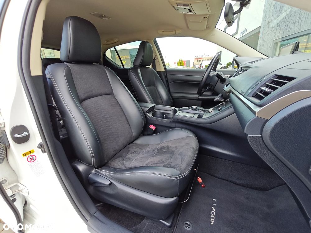 Lexus CT 200h Elegance - 13