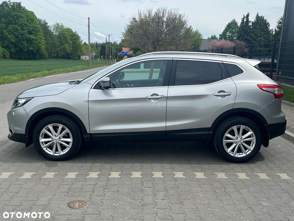 Nissan Qashqai 1.6 dCi Xtronic TEKNA+ - 4