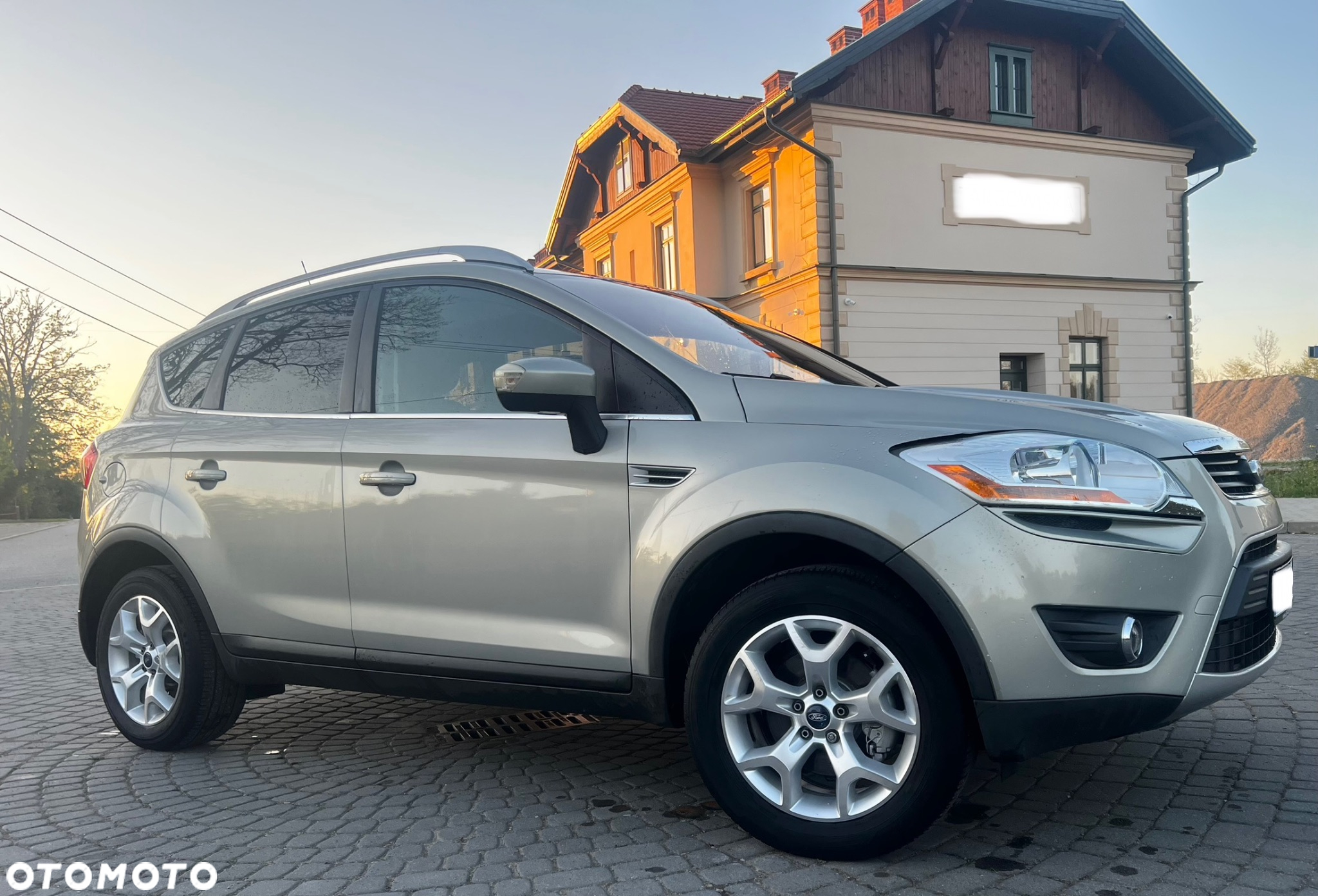 Ford Kuga 2.0 TDCi 4x4 Trend - 4