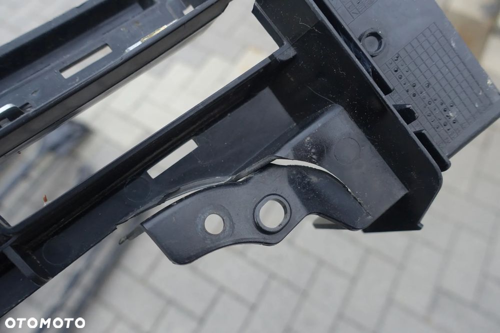 KRATKA ŚRODKOWA ZDERZAKA AUDI A6 C7 LIFT 14-18r. A6 C8 18r.- SLINE ALLROAD - 6